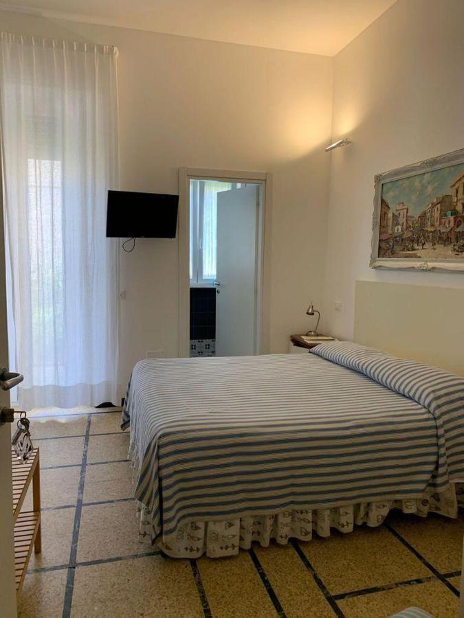 B&B Viale Italia 22 Follonica Esterno foto