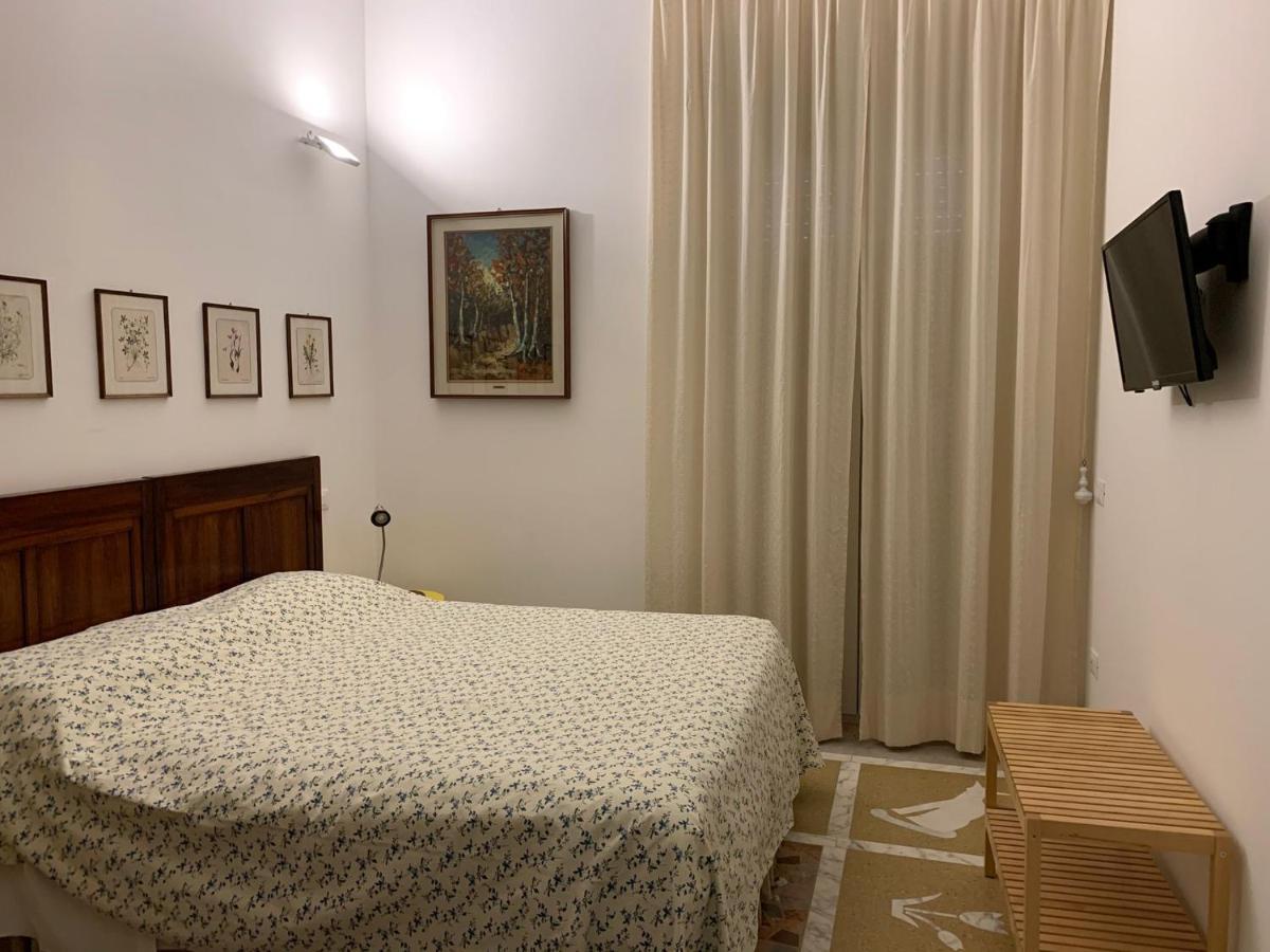 B&B Viale Italia 22 Follonica Esterno foto